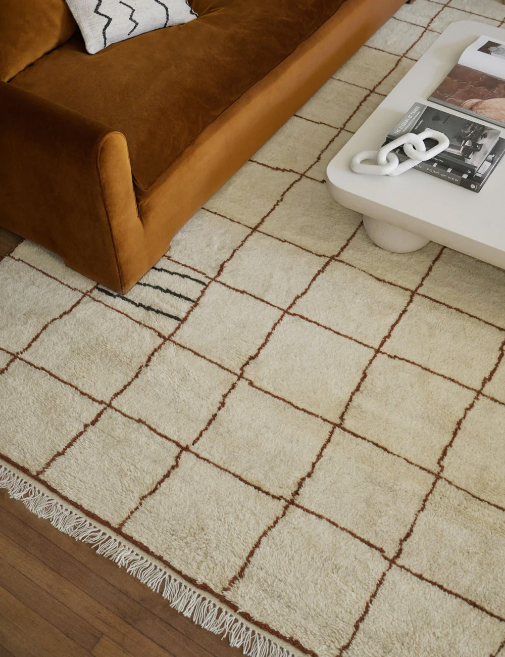 Tapis en laine noué à la main, motif grille irrégulière, par Sarah Sherman Samuel