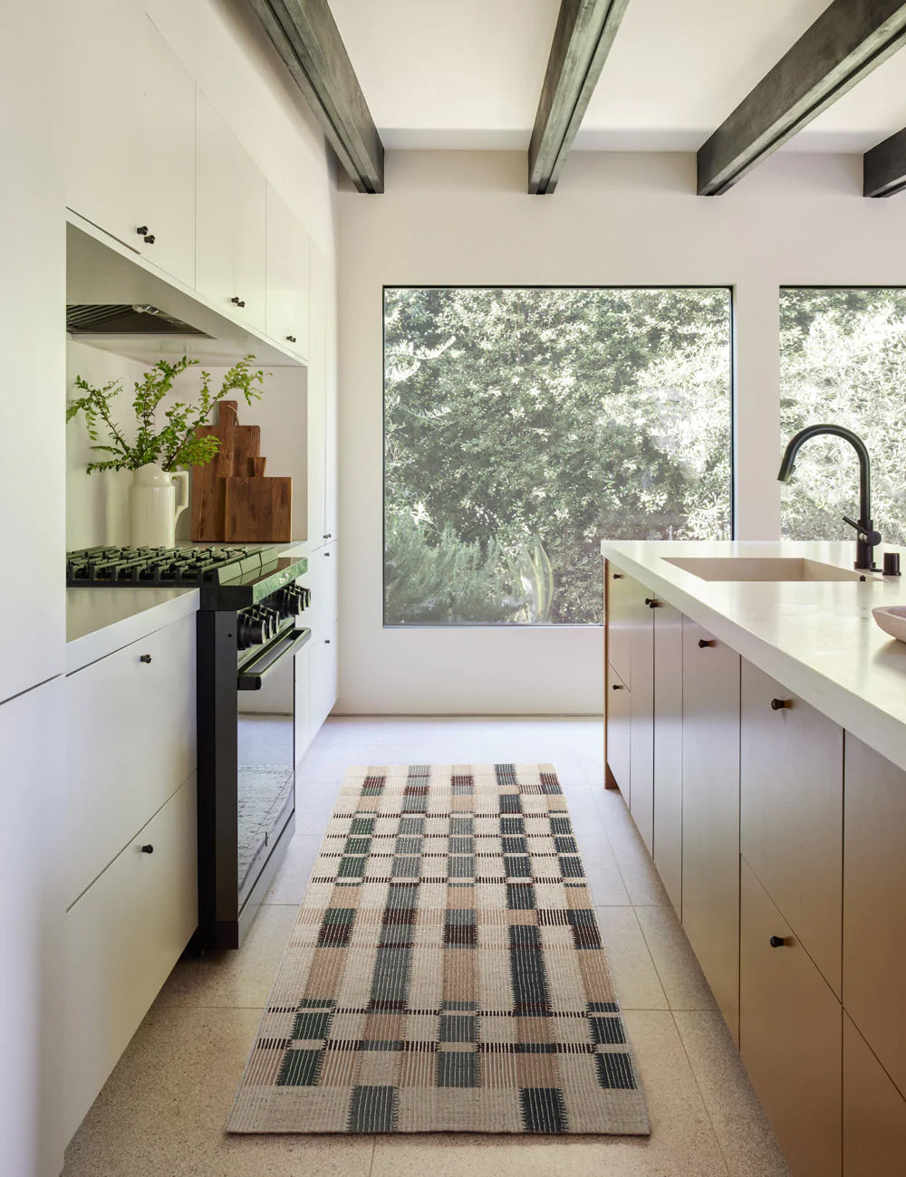 Tapis en laine tissée à plat Marli par Nina Freudenberger